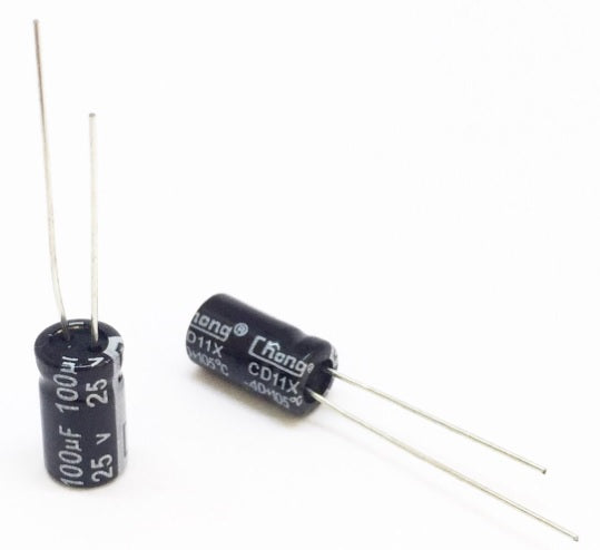 Capacitor Eletrolitico 100uF 25V 105C 6x11 - COMP-CAP-144208 - Comecx Labs