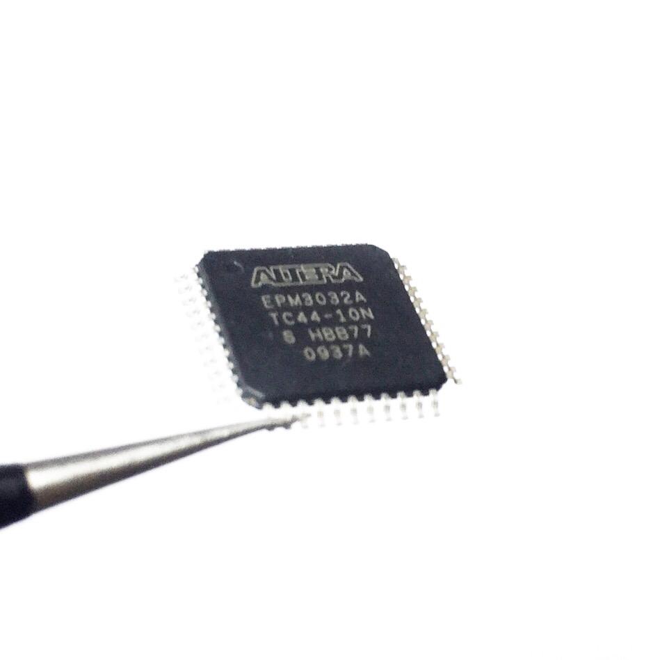 Circuito Integrado CPLD EPM3032ATC44-10N TQFP-44 SMD - CI-TECH-EPM3032ATC44-10N - Comecx Labs