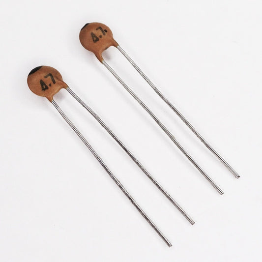 Kit com 50 Capacitores Cerâmicos Disco 4.7pF 100V - KIT-CAP-CER-DISCO-4-7PF-100V-50 - Comecx Labs