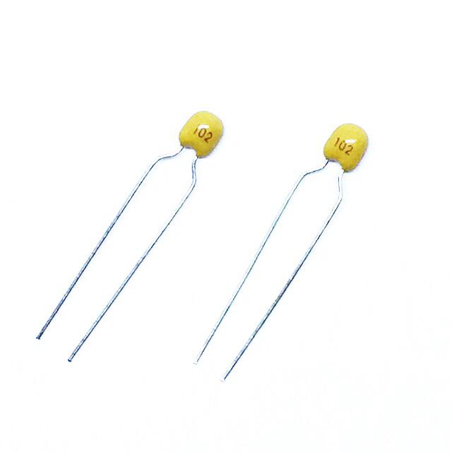 Kit com 50 Capacitores Cerâmicos Multicamadas 1nF 50V - KIT-CAP-CER-MULT-1NF-50V-50 - Comecx Labs