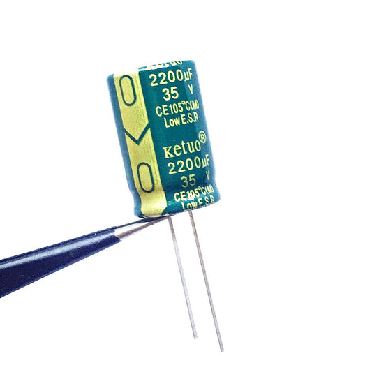 Kit com 5 Capacitores Eletrolíticos 2200uF 35V Low ESR - KIT-CAP-ELET-2200UF-35V-LOW-ESR-5 - Comecx Labs
