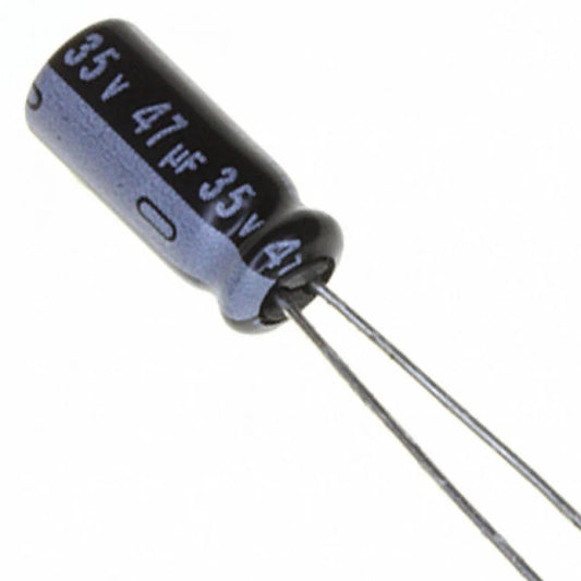 Kit com 50 Capacitores Eletrolíticos 47uF 35V 105C - KIT-CAP-ELET-47UF-35V-105C-50 - Comecx Labs