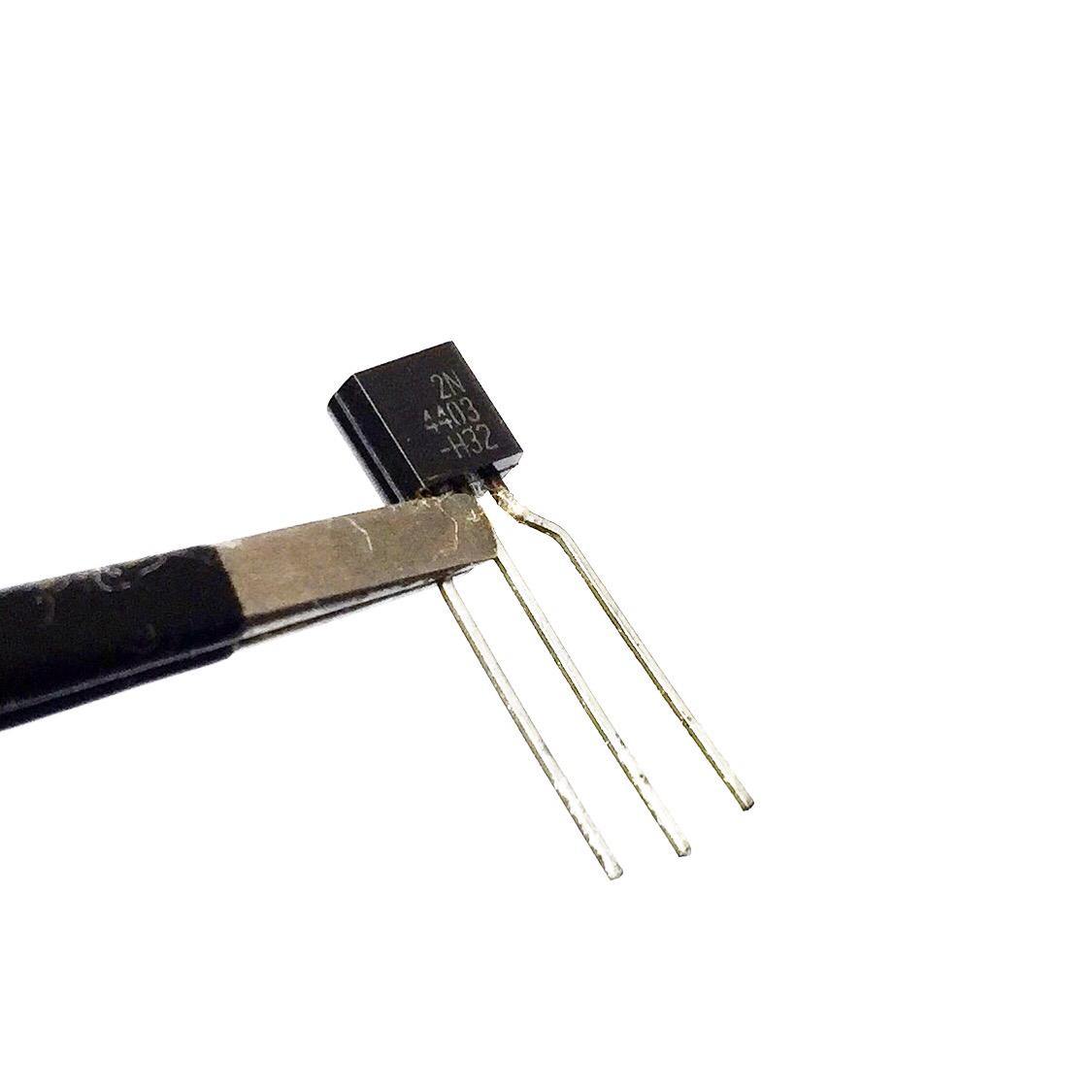 Transistor Bipolar 2N4403 PNP TO-92 PTH - SEMI-TECH-2N4403 - Comecx Labs